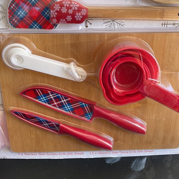 Holiday Christmas Kitchen gadgets set 19 pieces NEW - Picture 2 of 5